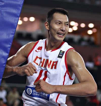 中国男篮历史最强阵容PK,96黄金一代比08天才