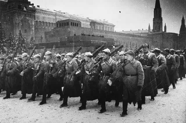 苏联红场阅兵意味着什么?