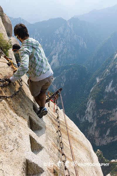 全球十大恐怖悬崖步道 挑战心理极限的华山长空栈道