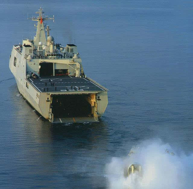 中国新型气垫艇性能优于美军 但发动机却只能用乌克兰货