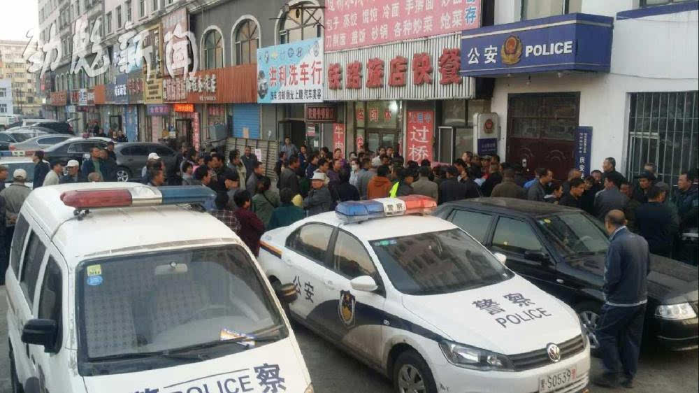 王忠岩 孙英鑫 2日12时许,在黑龙江绥化庆安县火车站候车室内,公安