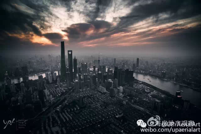 上海中心的顶部什么样?让无人机带我们从天空