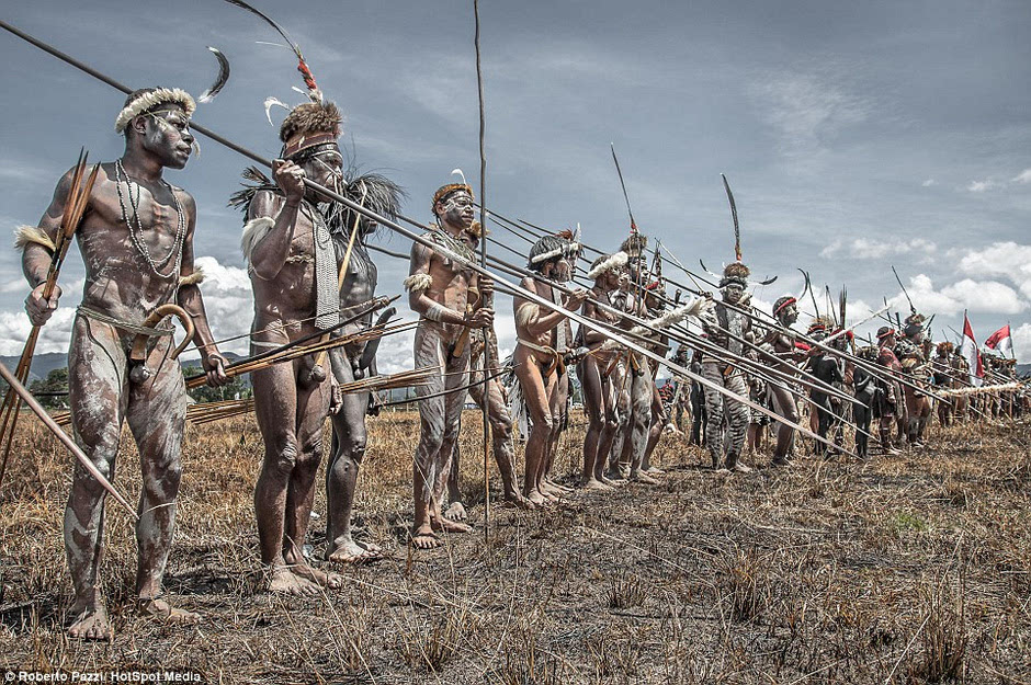 镜头下的达尼人:印尼原始部落生活大揭秘