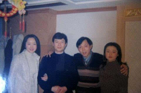 杨钰莹20年前与赖文峰亲密照曝光