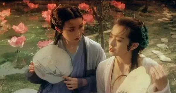 1993年徐克的《青蛇》,简直将俩女妖精拍成仙女了.
