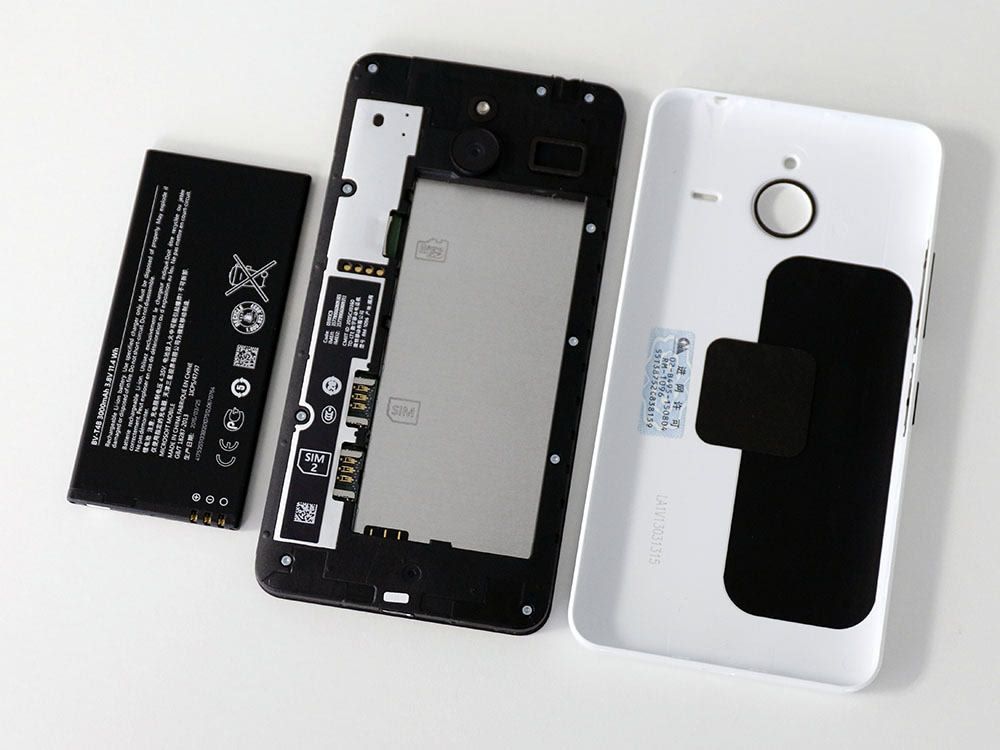 Lumia 640 & 640XL组图:大屏好用又不贵