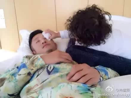 吃饭打拳找姐姐善良体贴暖男小胖轩快把人萌哭啦