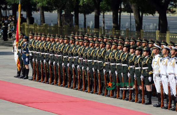 大阅兵女兵着装亮点:a字裙服更青春时尚
