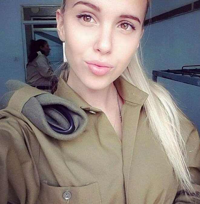 以色列超美模特入伍当兵 身材火辣