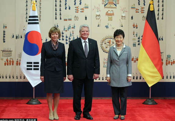 德国总统高克访问韩国与朴槿惠举行会谈 加强相互合作