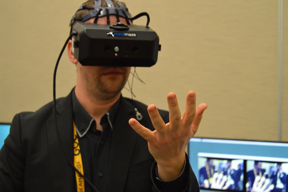 MindMaze让你用脑电波控制电脑:玩虚拟现实游