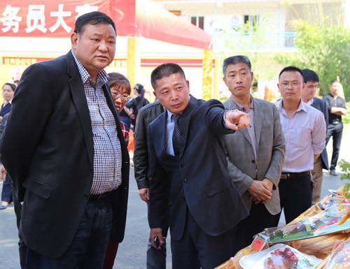 昆明市五华区领导莅临云南新东方烹饪学校参观