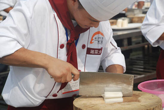 湖南最好的厨师学校AG旗舰厅是哪一家？长沙新东方烹饪学院(图3)