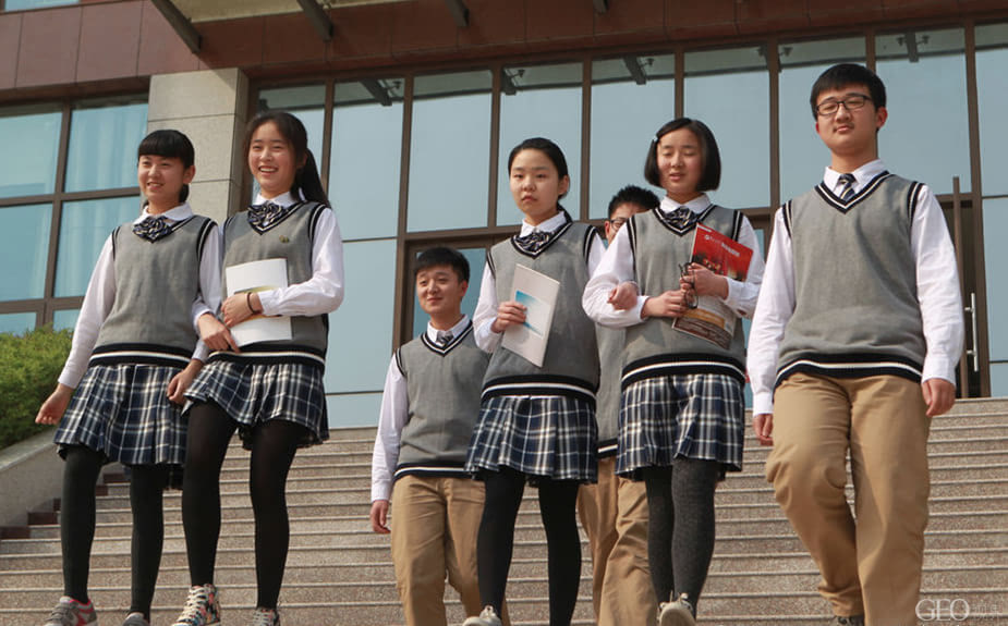 2014年3月25日上午,米歇尔在成都七中通过学校的远程教育系统与温江