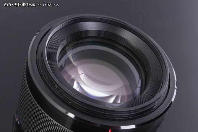 首款FE全幅微距镜头 索尼90mm F2.8评测