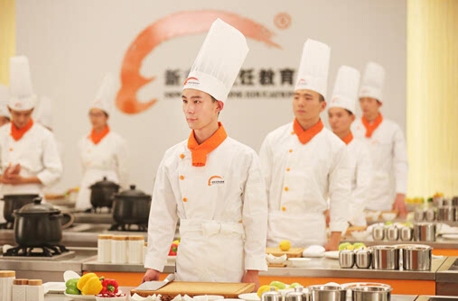 AG旗舰厅新疆新东方烹饪学校-----学厨师就是选择美好未来(图1)