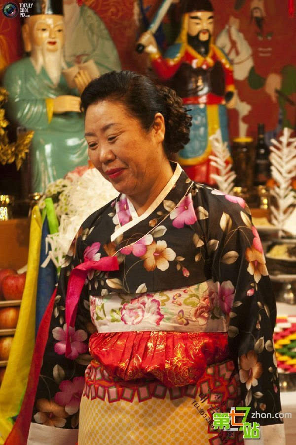 韩国仁川神社萨满教祭祀祈祷仪式