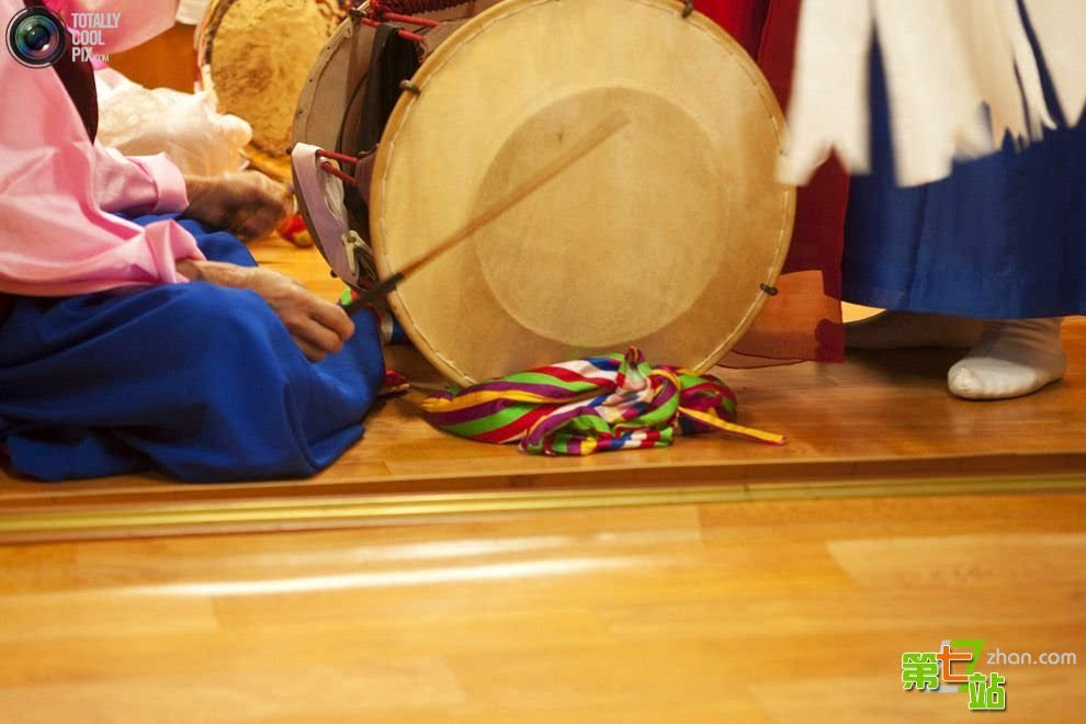 韩国仁川神社萨满教祭祀祈祷仪式