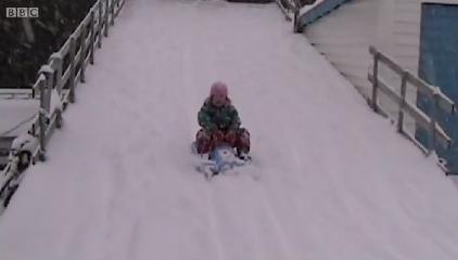 中国<em>双胞胎姐妹</em>被<em>挪威美国</em>两家庭收养 6年后重