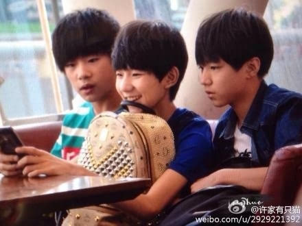 tf家族除了tfboys,还有tfband,队长倪子鱼的妈妈是南开中学一名姓温