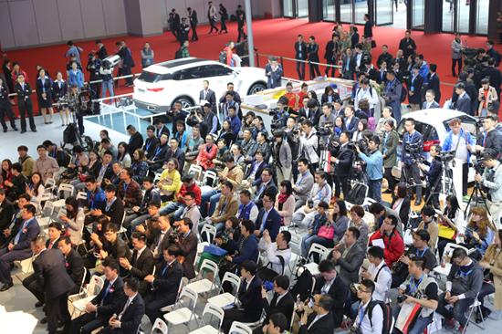 众泰纯电动汽车四杰携新品众泰Z700 大迈X5惊