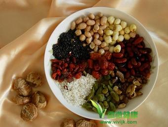 我<em>女朋友来月经</em>了 我想知道经期<em>不能吃什么</em>食