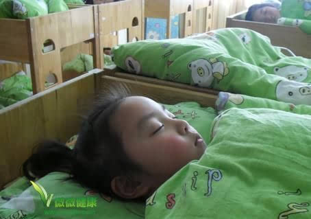 4岁男童幼儿园午睡死 医生:长时间缺氧