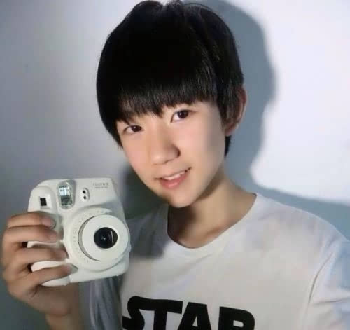 00后也传绯闻!tfboys王俊凯女友 王源吻照火爆