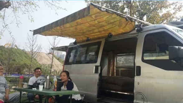 重庆驴友花9万元研制出中国首辆微型房车