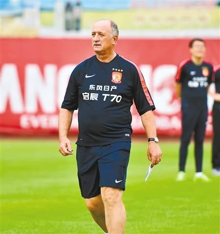 斯科拉里:中国足球没前途 斯帅近六年内五次下
