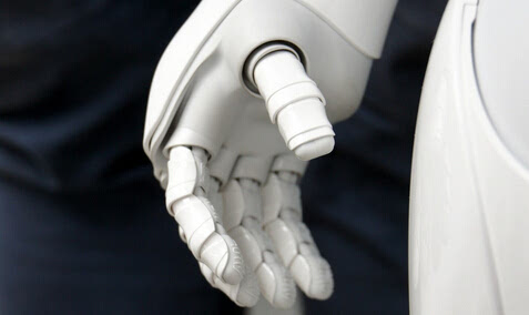 软银鸿海量产人形机器人 可能通过阿里在中国