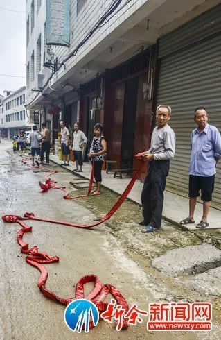 分宜县赛龙舟活动便热闹非凡