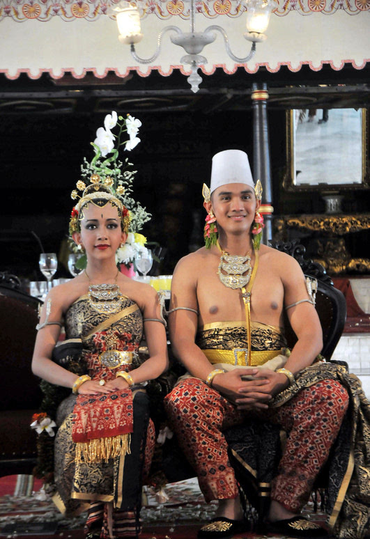 印尼婚纱照_印尼童婚婚纱照(2)