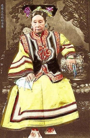 清朝皇后一年可以拿多少钱工资?