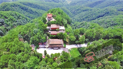 海拔千米的垫江宝鼎山森林公园.