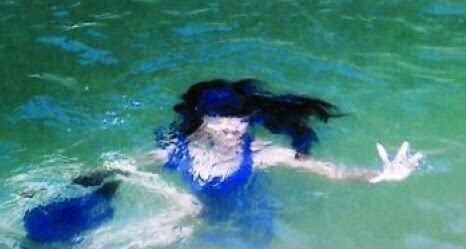 恐怖!女孩溺亡器官失踪 分享溺水的自救方法