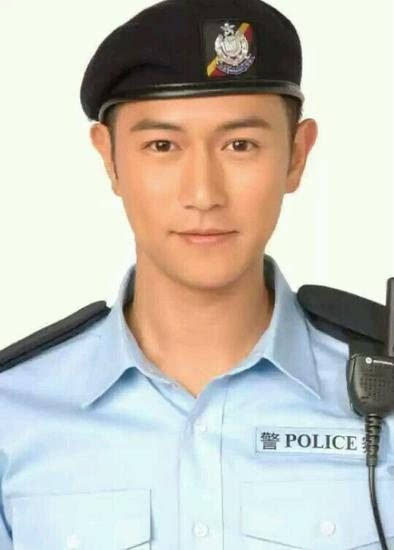 吴卓羲作为香港新生代男演员,虽然出道时间不长,但出演的警察角色已达