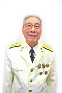 蓬莱人魏金山获颁抗战纪念章 曾是海军原政委