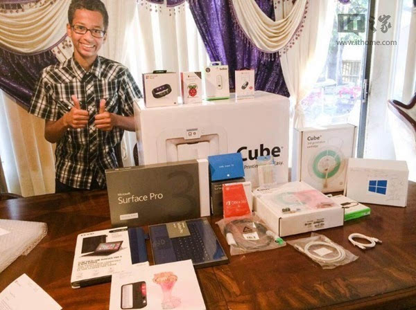 美14岁少年自制时钟被当炸弹遭捕 微软送上豪