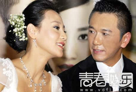 娱乐 正文  据悉,温兆伦第一任妻子是香港小姐李美玲,由于婚后温兆伦