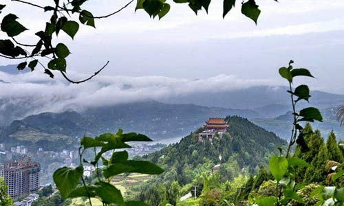 平昌"佛头山"国家aaaa级景区国庆游客多