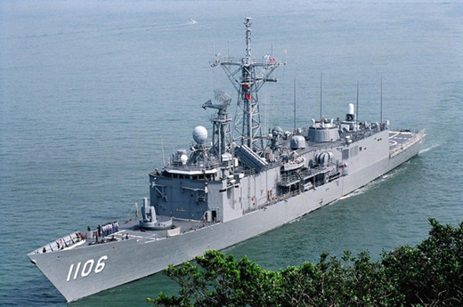 台湾海军正在服役的成功级"岳飞舰"这四佩里级护卫舰均于1984-1985年