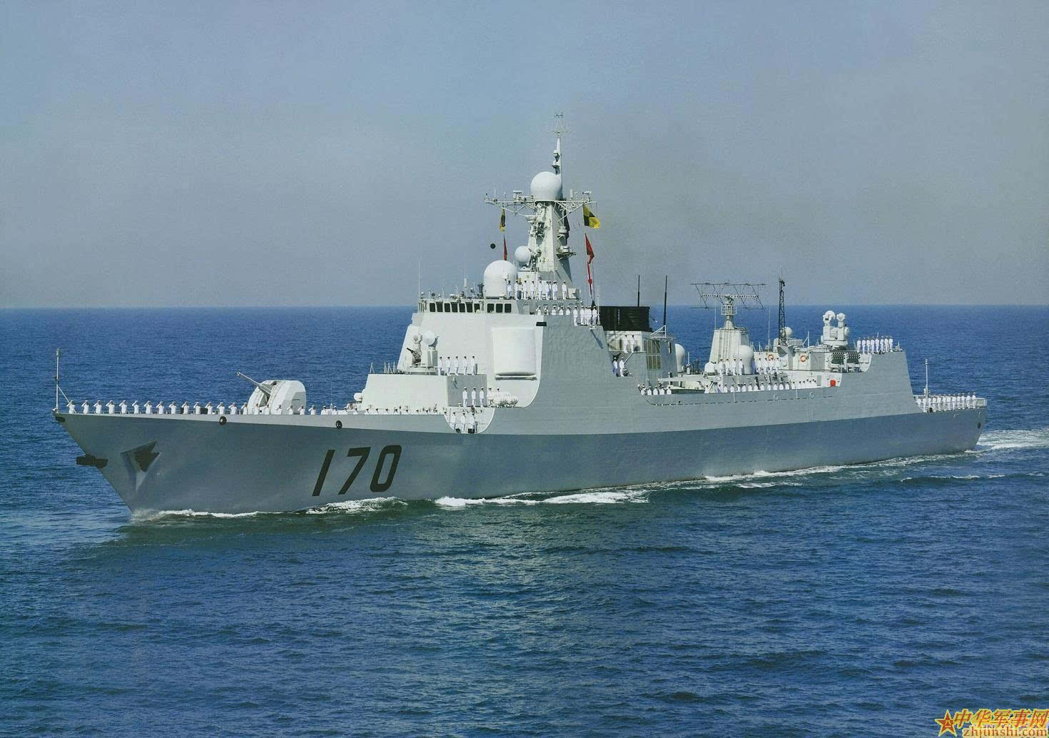 中国海军"兰州"号导弹驱逐舰和"台州"号巡逻舰依法予以警告.