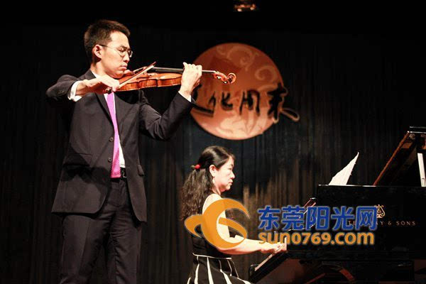 小提琴家高参独奏登文化周末剧场