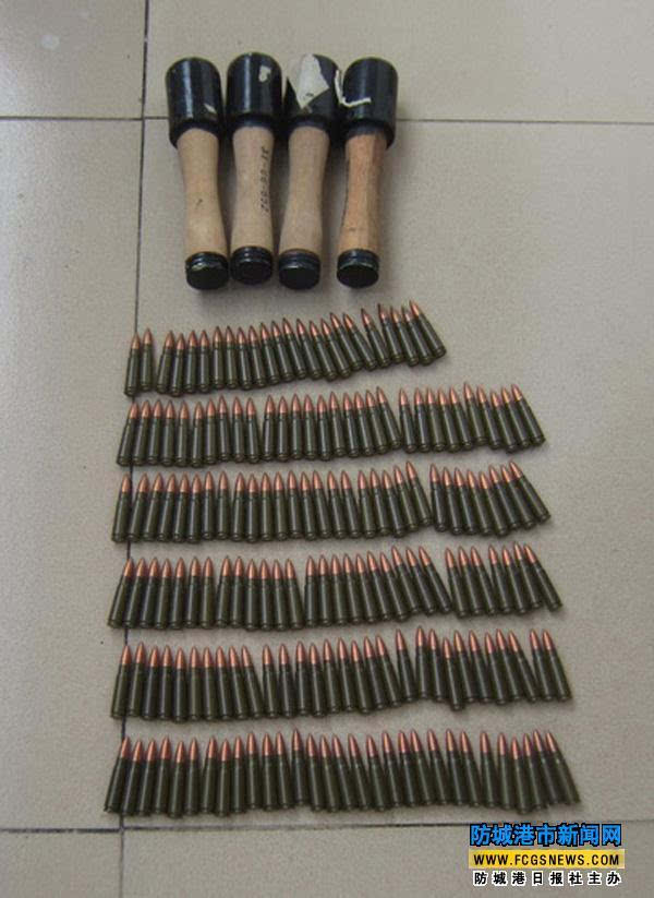 自制土枪1支,4颗手榴弹,军用步枪子弹163发,射钉枪1支,射钉弹7盒共700