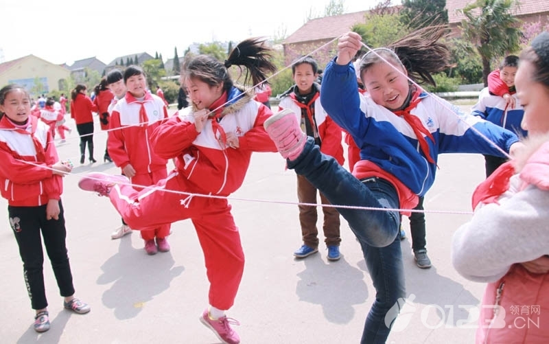 小学课间禁止学生玩耍 是谁扼杀了孩子的天性?