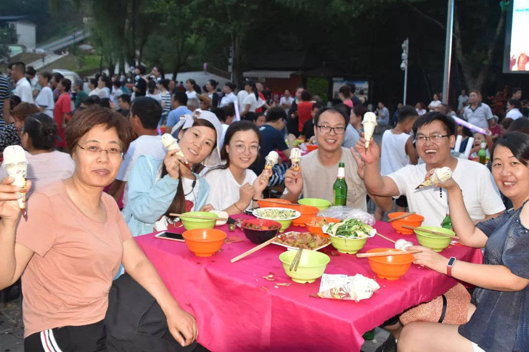 清凉狂欢季 洞天不夜城——鸡冠洞冰激凌狂欢夜盛大开启
