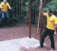 搞笑GIF趣图：别，我还没扎安全绳呢