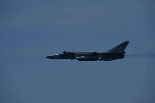 拉响警报声!俄两架战机飞向日本,结果一架坠毁