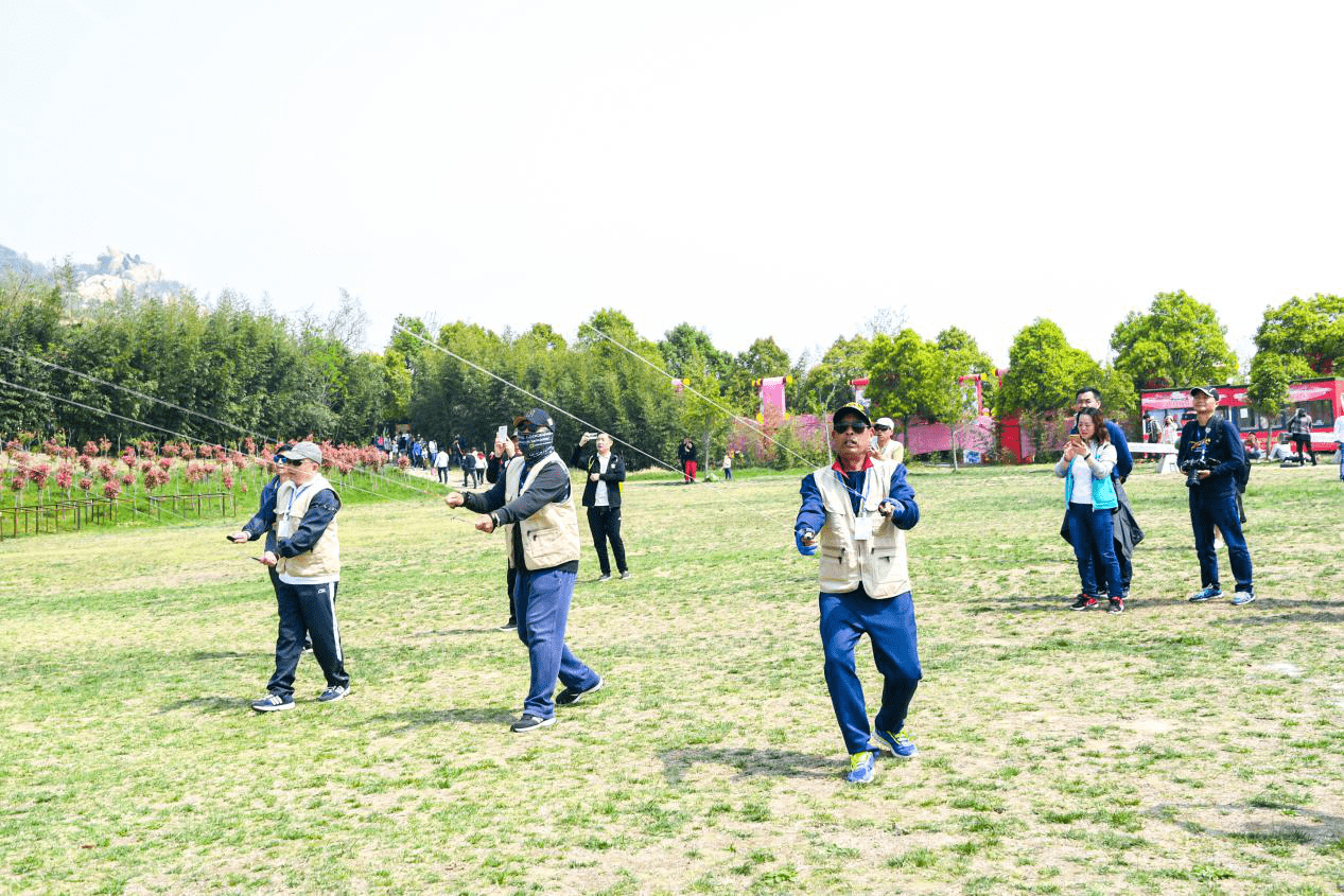 三月三河南首届风筝交流大会在嵖岈山成功举办